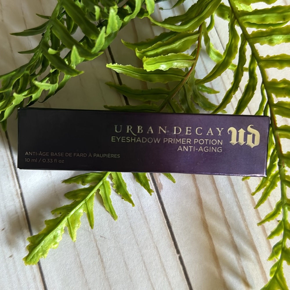 Urban Decay eyeshadow primer in “Anti-Aging”